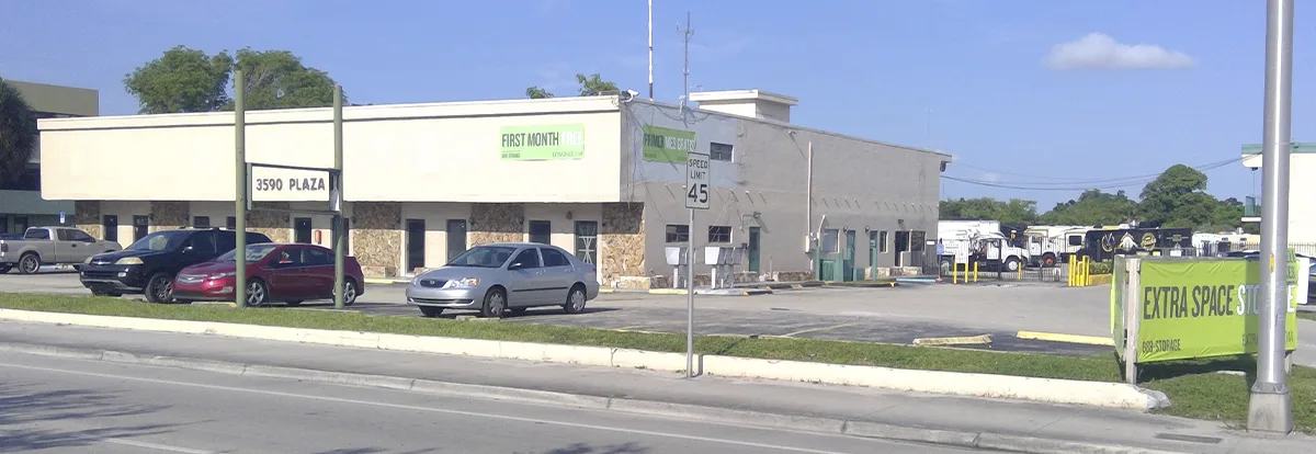 outdoor view of a storage facility in Miramar, Fla.