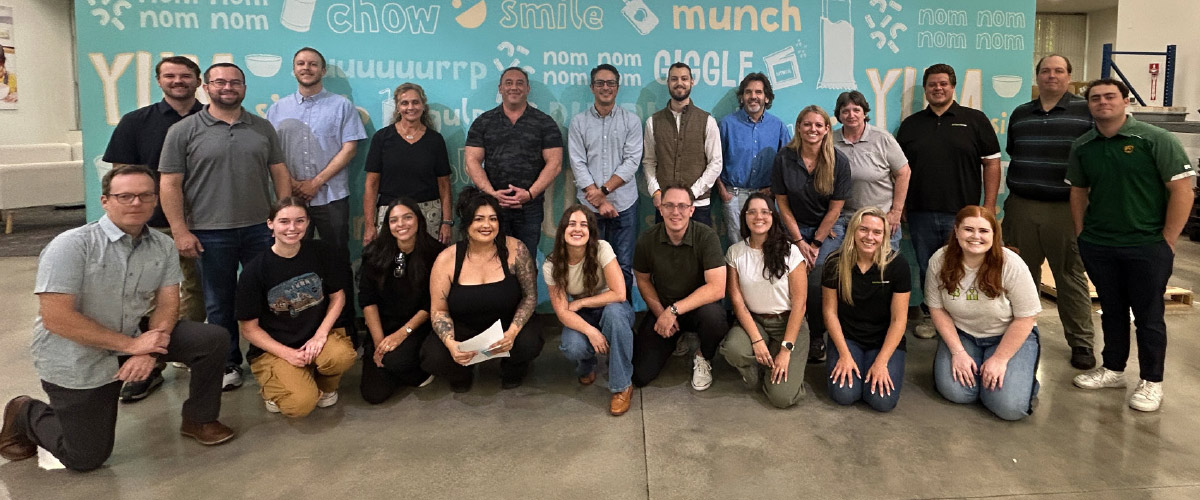 group photo of volunteers