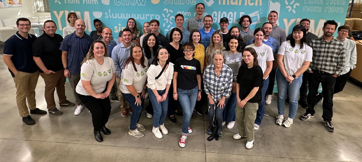 group photo of volunteers