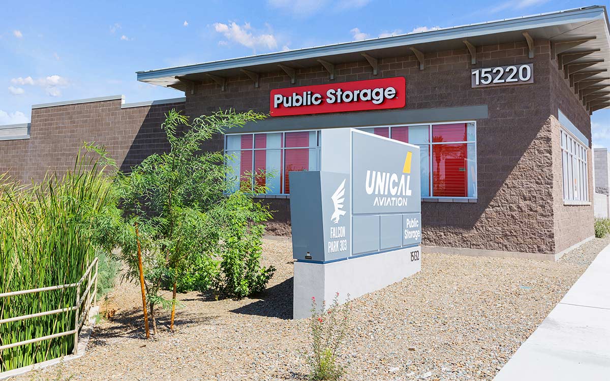 Exterior daytime photo of Public Storage facility