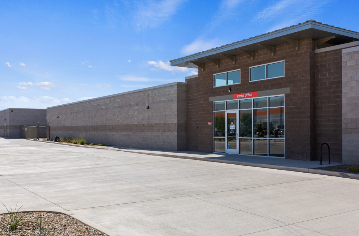 outdoor view of Public Storage facility